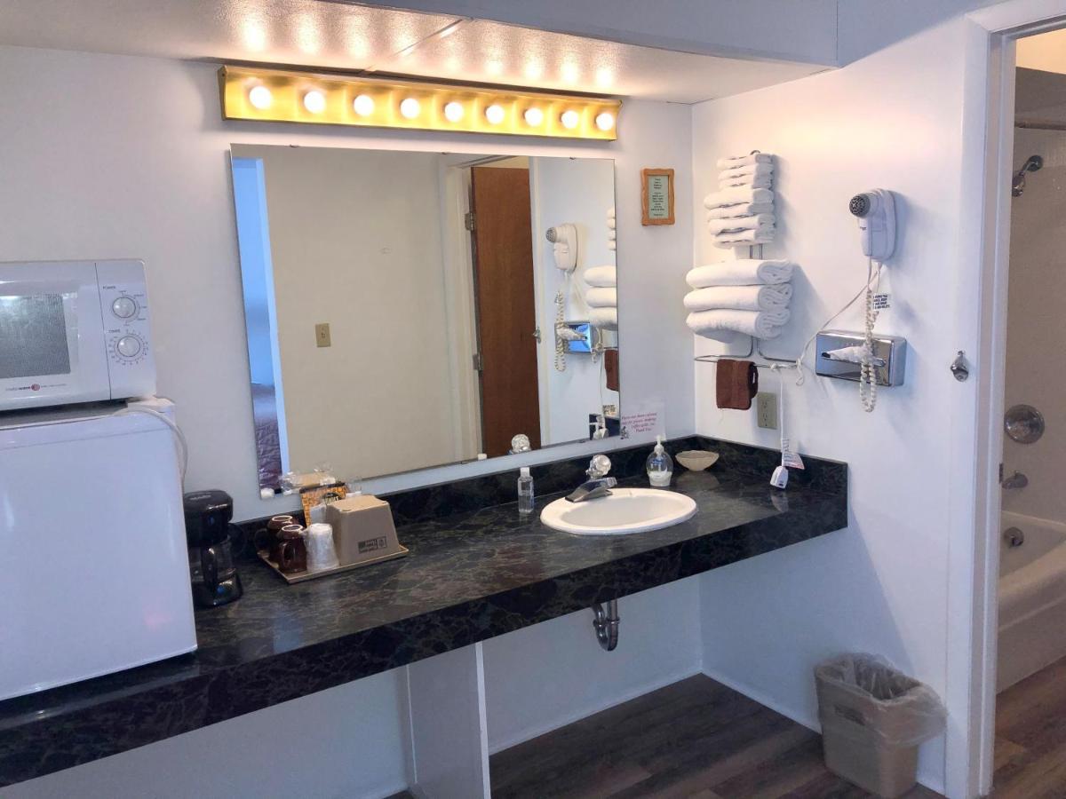 Budget Host Inn Ironwood Esterno foto
