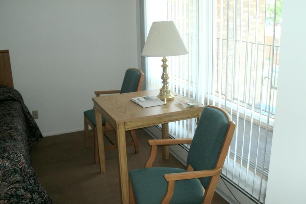 Budget Host Inn Ironwood Esterno foto