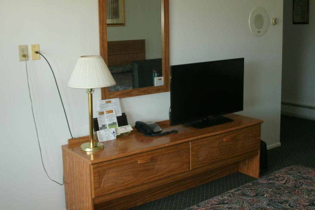Budget Host Inn Ironwood Esterno foto