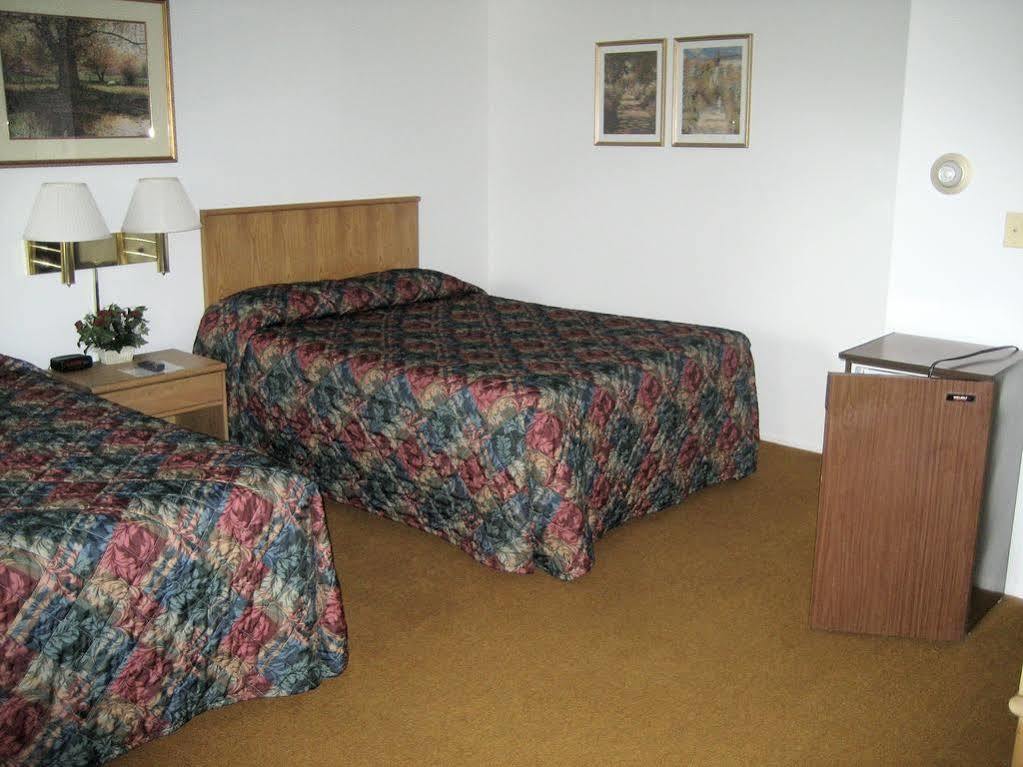 Budget Host Inn Ironwood Esterno foto