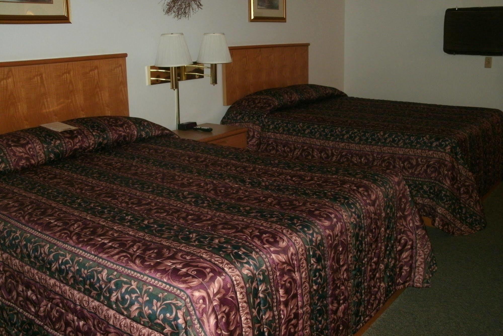 Budget Host Inn Ironwood Esterno foto