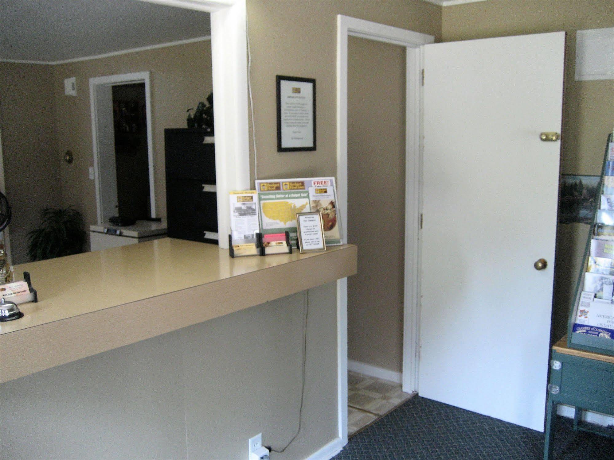 Budget Host Inn Ironwood Esterno foto