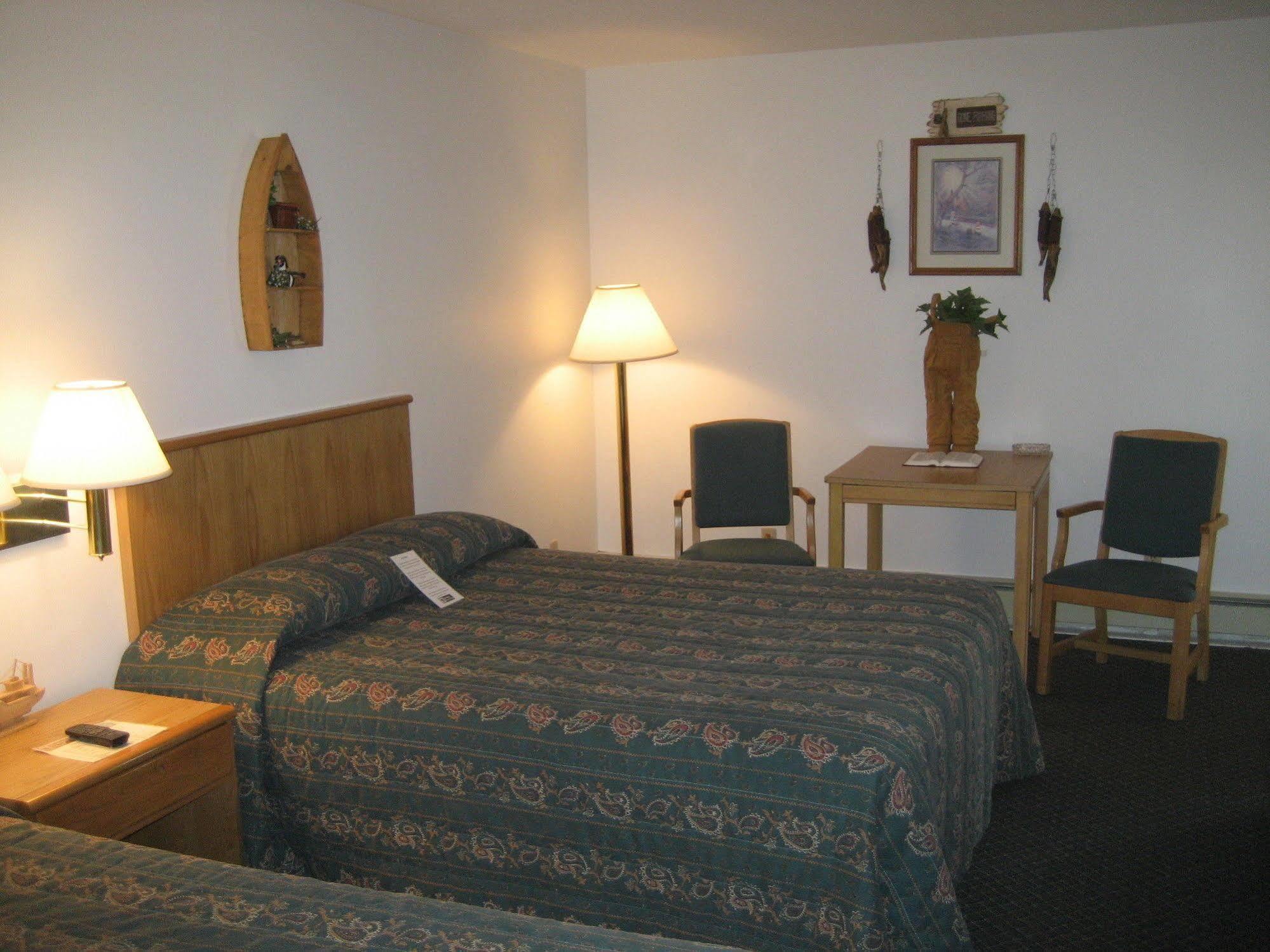 Budget Host Inn Ironwood Esterno foto