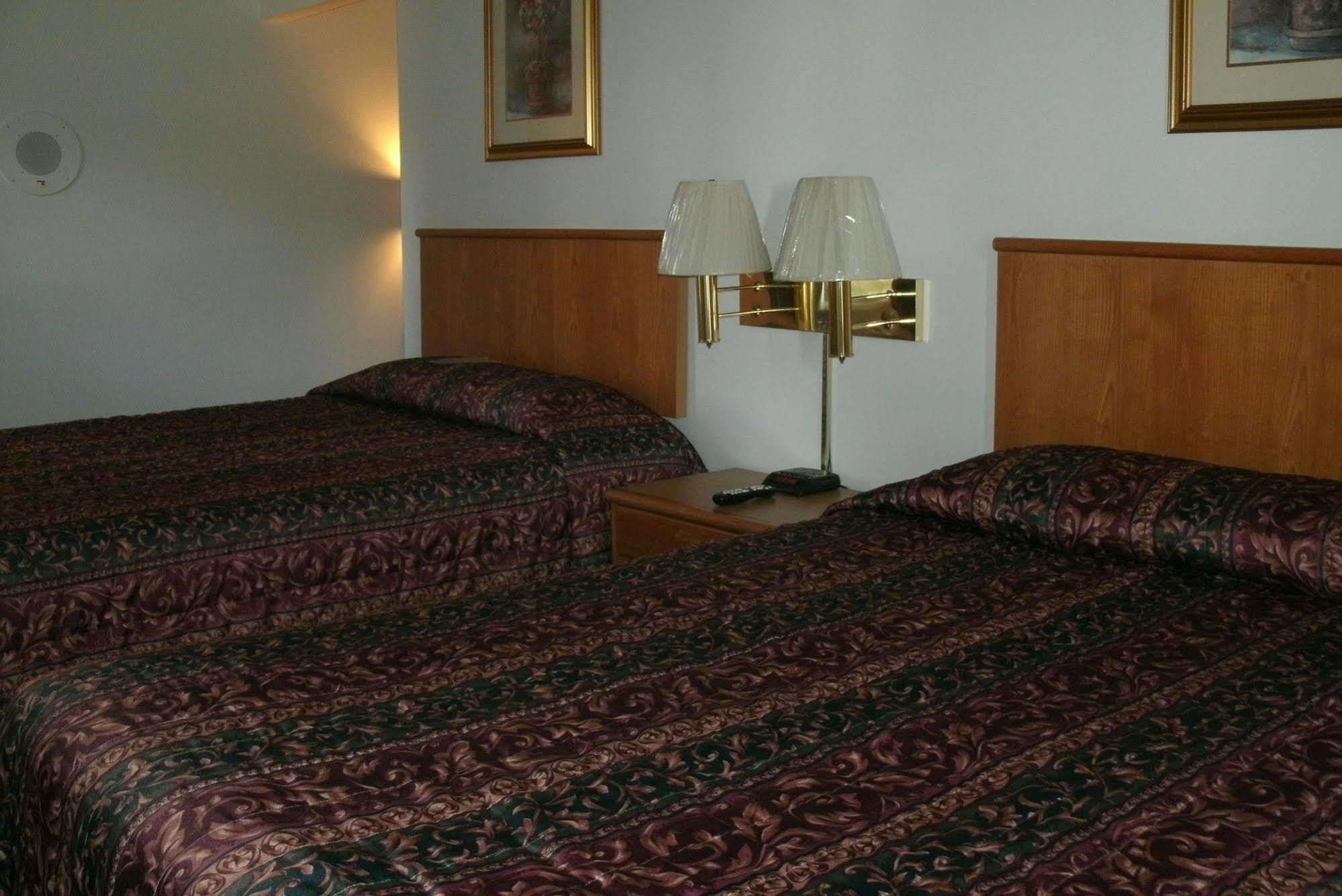 Budget Host Inn Ironwood Esterno foto